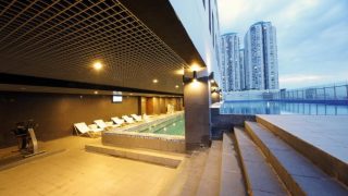 ジャカルタ西部の癒やし空間！『B Fashion Hotel』の露天ジャグジー付きスパで極上リラクゼーション体験