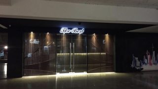 ジャカルタ・ブロックMの韓国系カラオケ『The Best』潜入レポート：ノーブラ白ワイシャツの誘惑と店内サービスを体験！